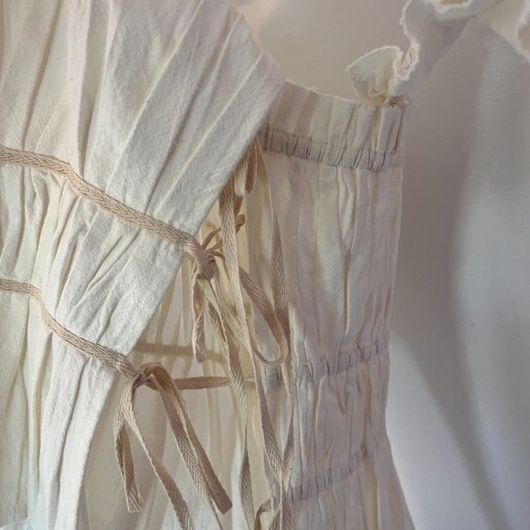 White top with flutter sleeves from Anthropologie Size L - Picture 2 of 4